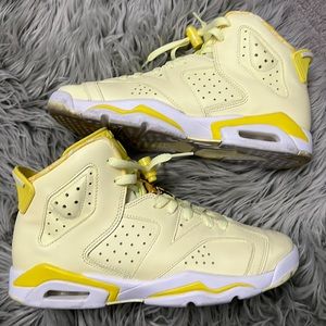 Yellow Jordan 6’s 7Y
